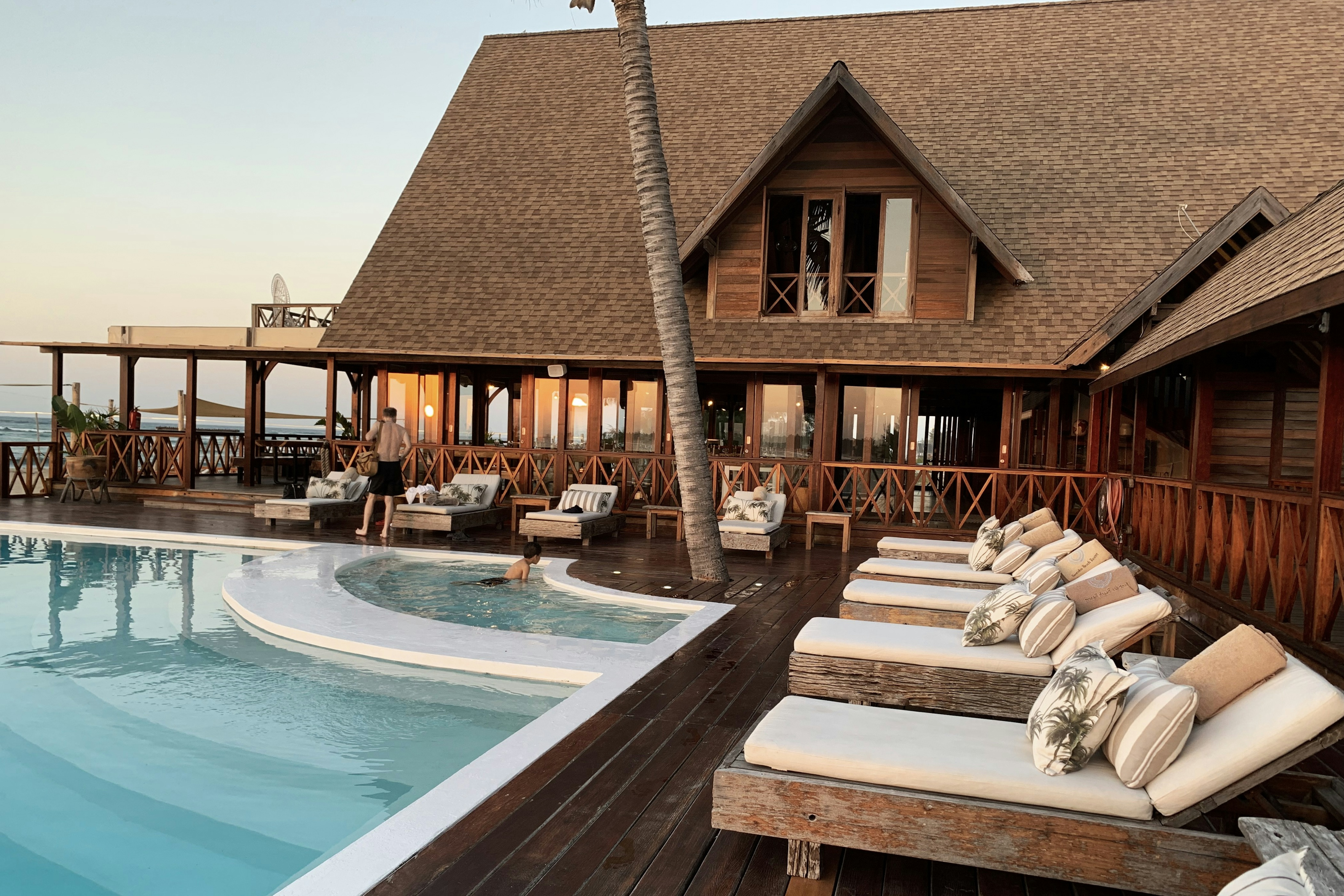 Four Rivers Floating Lodge project experience